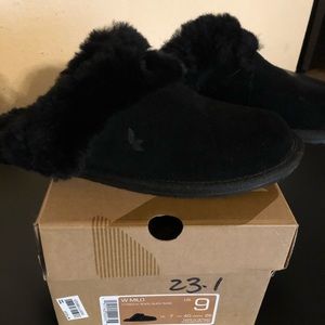 Koolaburra by UGG black Milo suede slippers